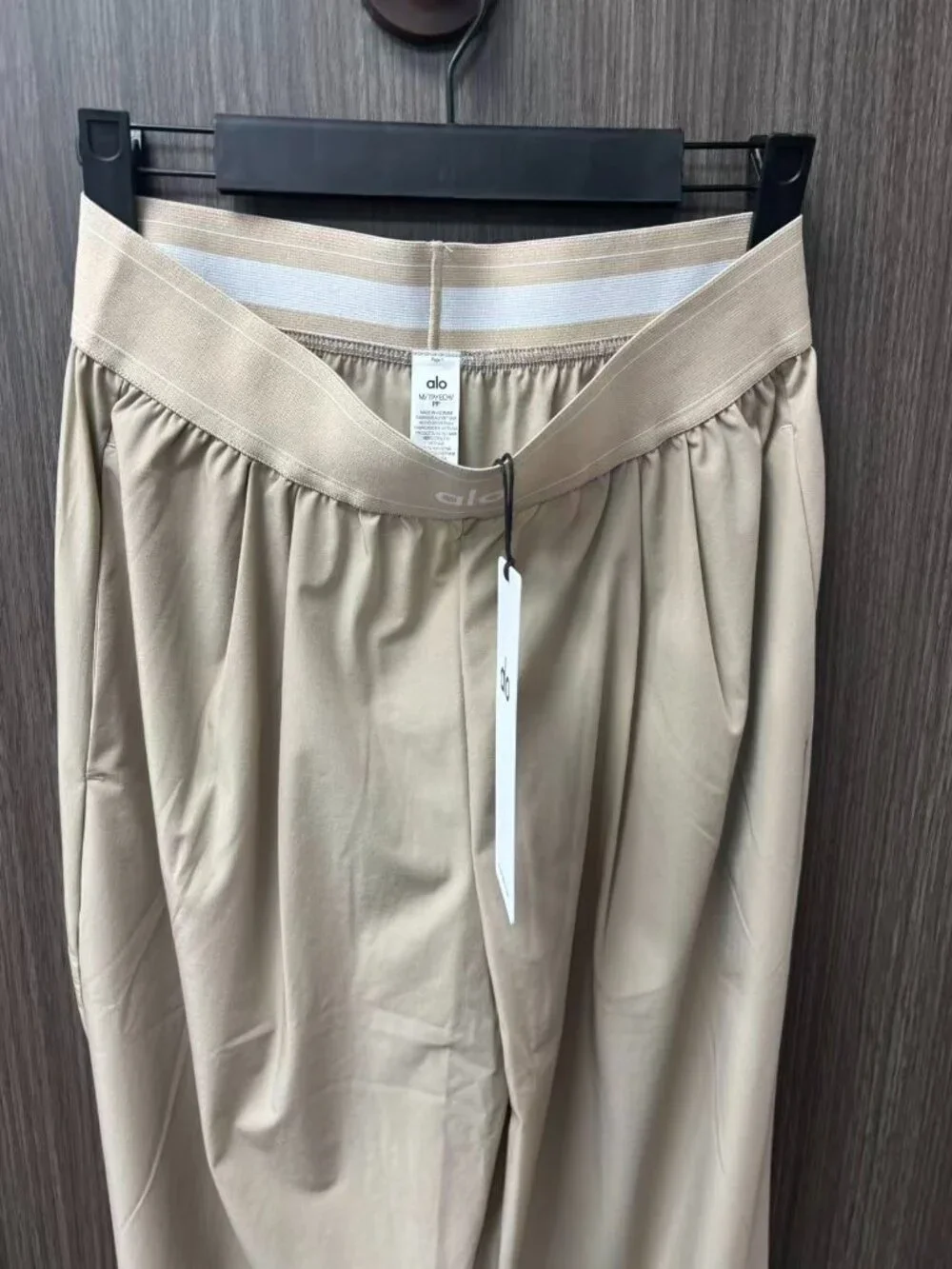 ALO Yoga Yoga Pants in Gravel Color - 30 inches in length💼 Regular